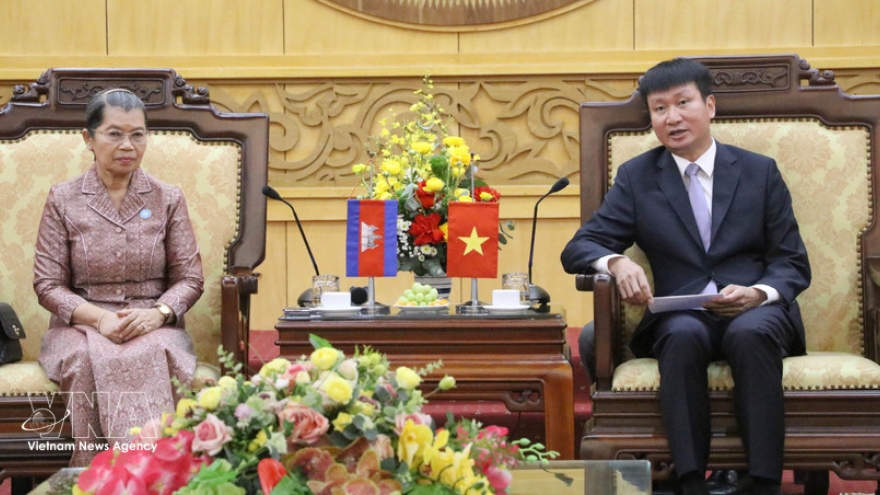 Cambodian solidarity front delegation visits Ninh Binh to boost bilateral ties